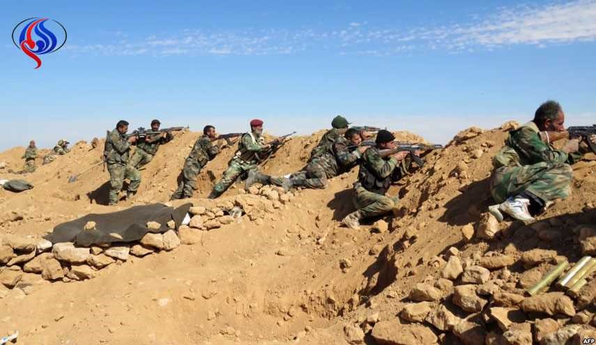 الجيش السوري يتصدى لهجوم عناصر داعش جنوب مطار دير الزور