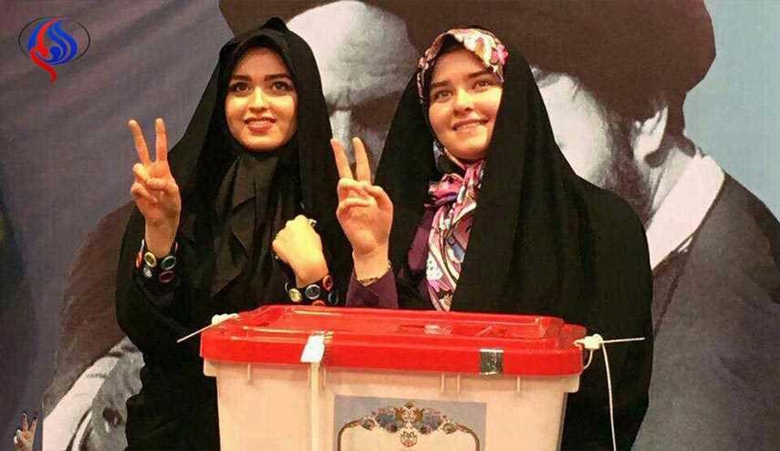 عکس ... نوه‌های امام خمینی رأی خود را به صندوق انداختند
