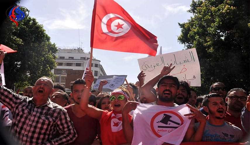 معتصمون يغلقون محطة لضخ النفط جنوب تونس