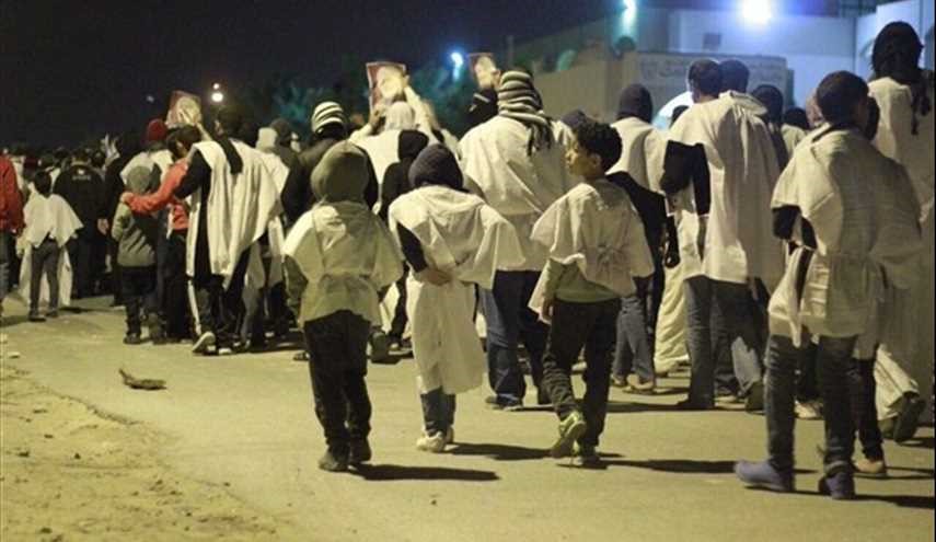 بالصور.. متظاهرون بالاكفان أمام منزل آية الله قاسم في الدراز والقوات البحرينية تحشد
