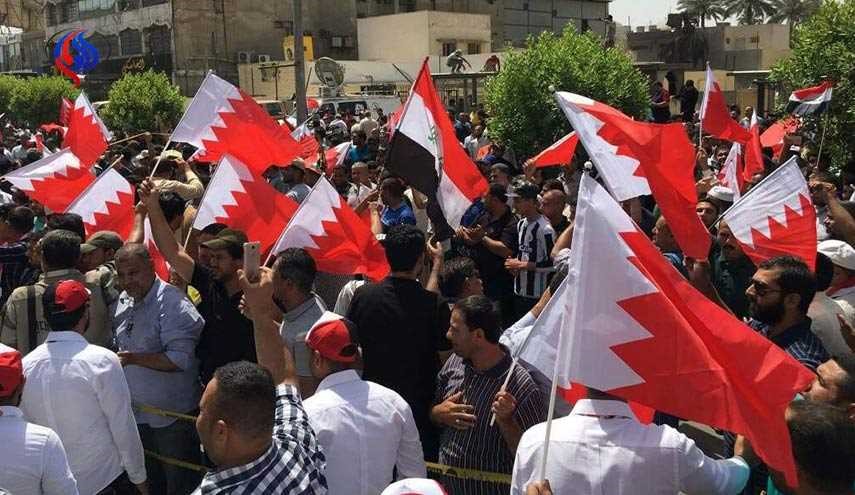صور.. العراقيون يتظاهرون امام الممثليات البحرينية في بغداد والنجف
