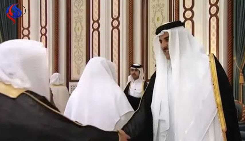 بعد ساعات من القطيعة..أمير قطر يقيم مأدبة إفطار لهؤلاء المشايخ