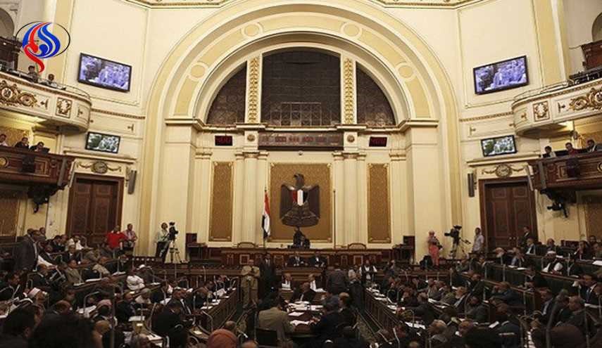 الدستورية تخيب امال المصريين وتصدق على اتفاقية 