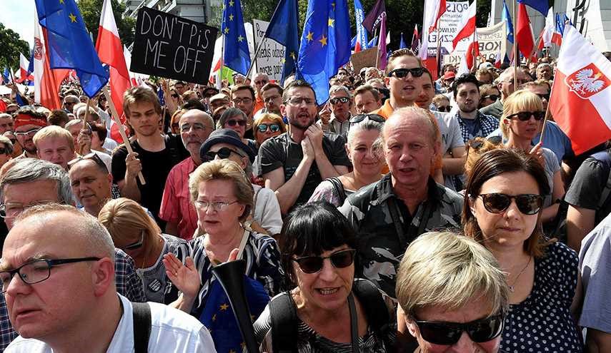 تظاهرة في وارسو ضد اصلاح النظام القضائي