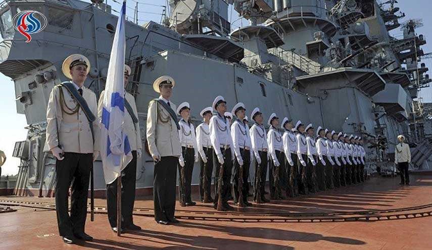 عرض عسكري للسفن الروسية في ميناء طرطوس السورية