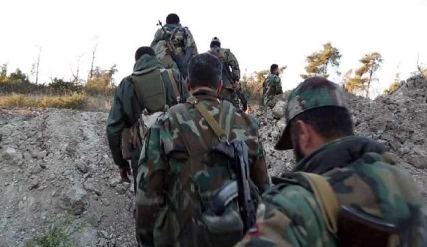 الجيش السوري يحفر خندقا بطول 280 مترا في ديرالزور