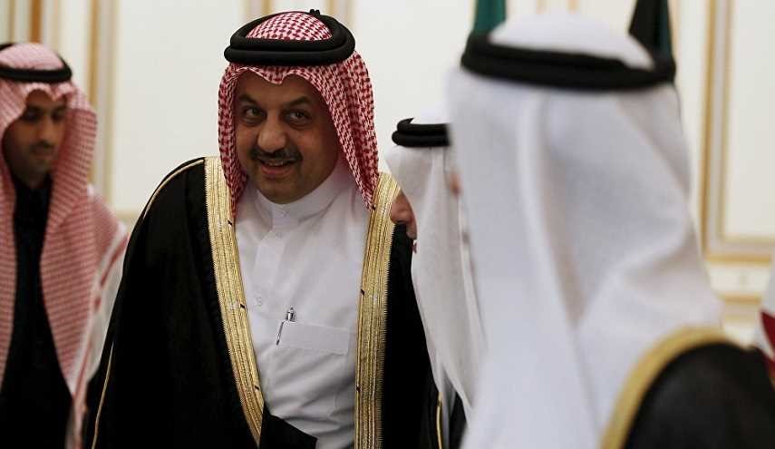 وزير دفاع قطر يستبعد الحرب، وينفي نقل بلاده معلومات لانصار الله