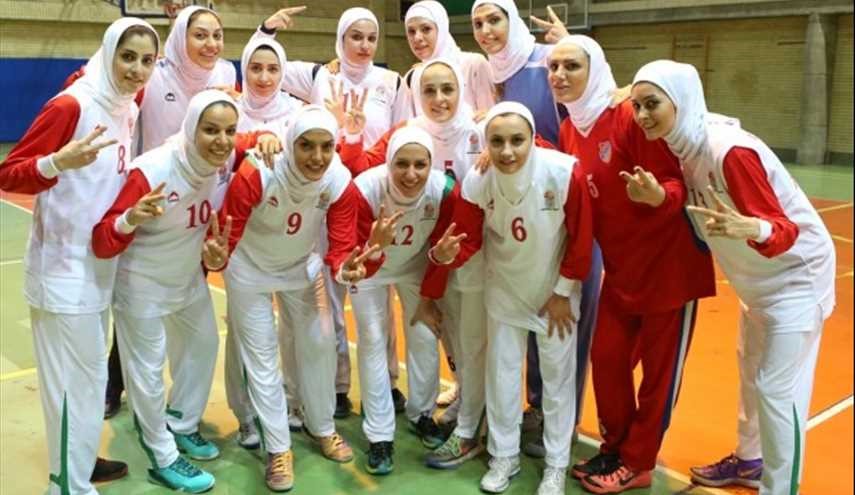مشاركة المنتخب الإيراني لكرة السلة للسيدات في المسابقات الدولية بالحجاب الإسلامي