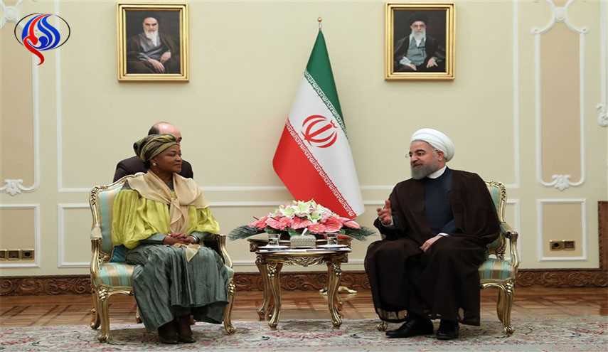 روحاني: ايران عازمة على تعزيز العلاقات الشاملة مع جنوب افريقيا