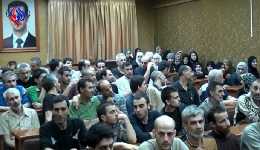 دمشق تفرج عن 80 معتقلا والمعارضة تشير إلى صفقة + صور