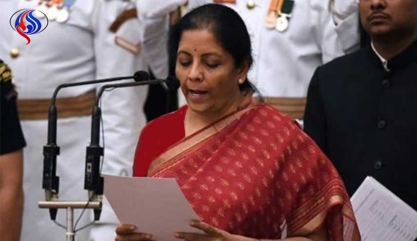الهند تعيّن أول وزيرة للدفاع في تاريخها