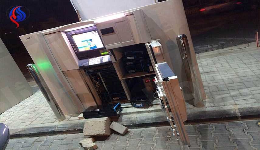 القبض على 3 سعوديين كسروا 34 صرافاً آلياً وسرقوها في الرياض + صور