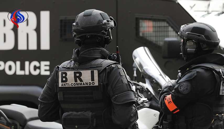 رجل يهاجم عسكريا فرنسيا في باريس بسكين