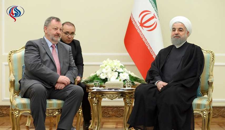 روحاني: إيران قادرة علی تغطیة الحاجات الأوروبیة للطاقة