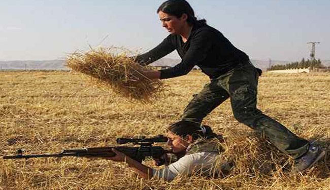 دختران کرد برای دفاع از سوریه آماده می شوند + عکس