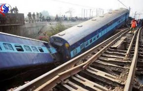 تصاویر؛ 170 کشته و زخمی بر اثر خروج قطار از ریل در هند