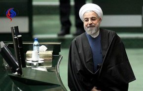 روحانی در صحن علنی مجلس حضور یافت