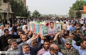 تشییع پیکر مطهر 11 شهید دفاع مقدس در بوشهر