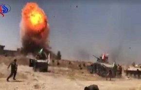 ویدیو..لحظه انهدام خودروی بمب گذاری شده داعشی ها