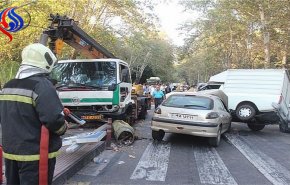 تصادف جرثقیل با ۹ خودرو در پاسداران تهران 