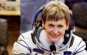 پیرترین فضانورد زن به زمین بازگشت+ویدئو