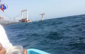 غرق شدن کشتی اماراتی در سواحل عمان 