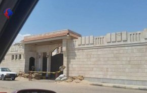 انفجار نارنجك در حياط خانه عبدربه منصور هادی در عدن 