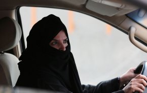 شاه عربستان سرانجام مجوز رانندگی به زنان در این کشور را صادر کرد!