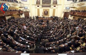 البرلمان المصري يشن هجوما لاذعا على الحكومة