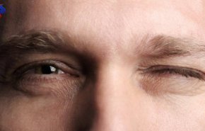 ما سبب حدوث رفة العين  و ما علاجها؟