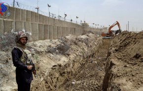 باكستان تبدأ اقامة سياج على حدودها مع افغانستان
