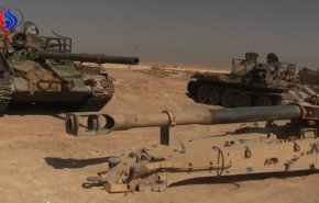 کشف مقدار قابل توجهی سلاح آمریکایی در مواضع داعش در البوکمال سوریه + فیلم