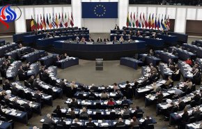 البرلمان الأوروبي يقر مراقبة الأجانب إلكترونيا