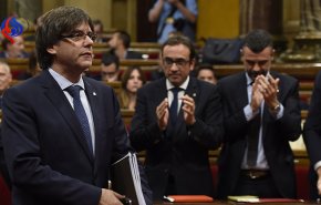 القضاء الإسباني يلاحق حكومة كاتالونيا بتهمة 