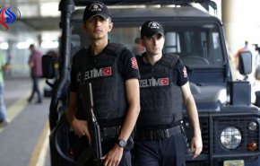 إيقاف 3 عراقيين في تركيا للاشتباه بانتمائهم لـ