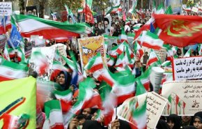 بالفيديو والصور: اليوم الوطني لمقارعة الاستكبار في ايران 