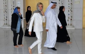 پوشش همسر رئیس‌جمهور فرانسه در بازدید از مسجد شیخ زاید