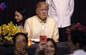 عکس / ترامپ باز هم در سفر آسیایی اش جنجال انگیخت