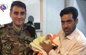 نوزادی درمنطقه زلزله‌زده کرمانشاه متولد شد+ عکس