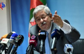رئيس وزراء الجزائر: معارضو بوتفليقة فشلوا