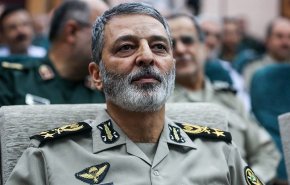 فرمانده کل ارتش به پیام‌های امام جمعه اهل سنت و استاندار کرمانشاه پاسخ داد