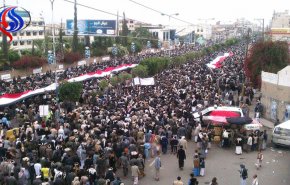 حشود غفيرة في صنعاء احتفالا بإفشال المؤامرة على اليمن