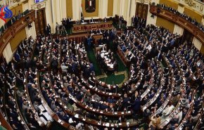 برلمان مصر يوافق على قانون يحظر العمل السياسي داخل 