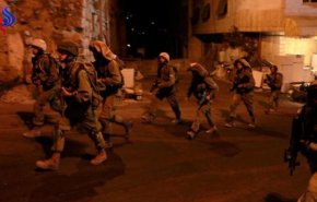 الاحتلال يعتقل أمين سر حركة فتح في القدس و7 أخرين بالضفة