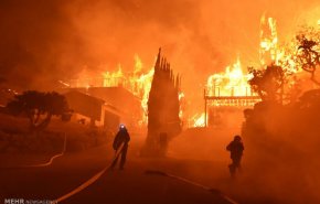 تصاویر/ ادامه آتش سوزی گسترده در کالیفرنیا‎