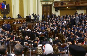 البرلمان المصري يدعو لعزل الولايات المتحدة