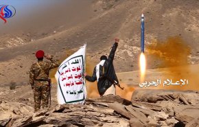 أول فيديو للحظة إطلاق الصاروخ اليمني على قصر اليمامة 