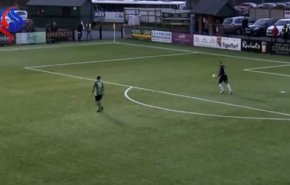 شاهد بالفيديو: حارس مرمى يسجل هدفاً خارقاً