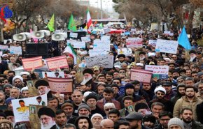 بالفيديو... استمرار المسيرات الجماهيرية في ايران تنديداً بالشغب وتأييداً للنظام الإسلامي
