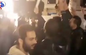 بالفيديو...الشرطة التونسية تفرق متظاهرين محتجين على ارتفاع الأسعار بالعاصمة